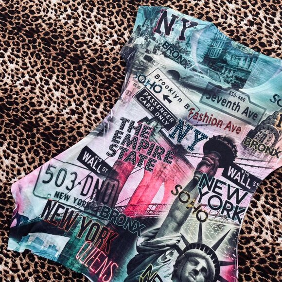 ☆ deadstock all over print abstract top ★ - Picture 6 of 7